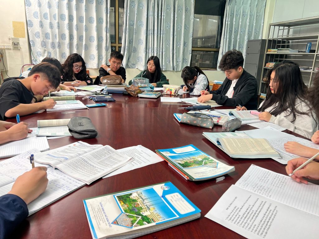 Những buổi tự học trước giờ học thảo luận