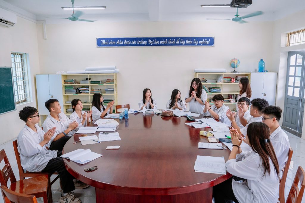 Sĩ số tối đa của LHTL là 16 học sinh một lớp