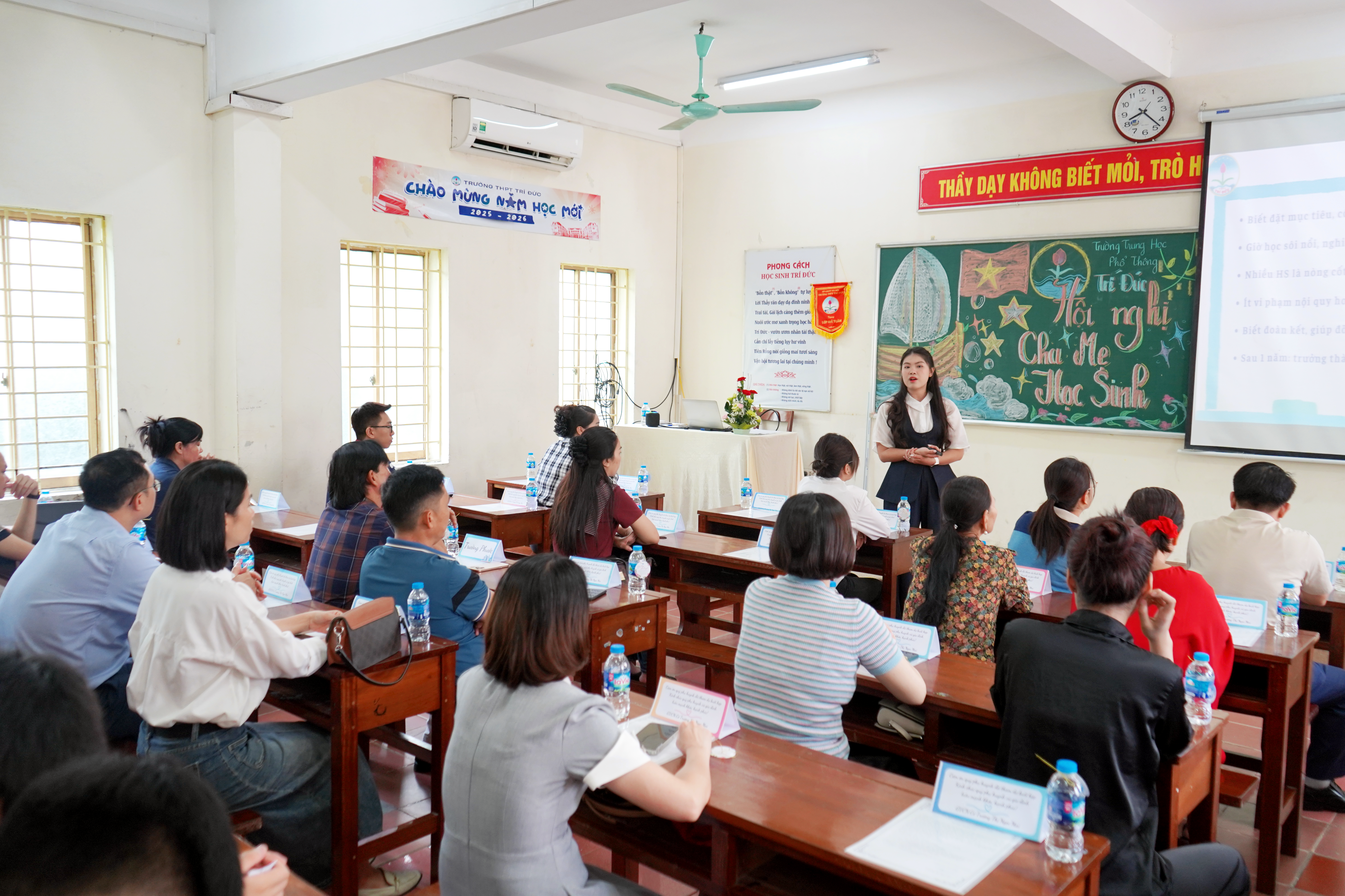 Họp phụ huynh khối 11