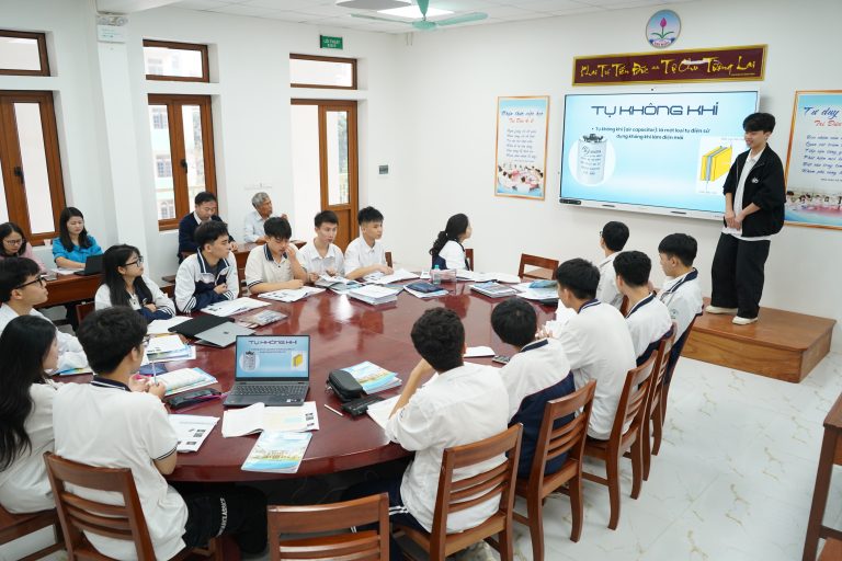 Tiết dự giờ môn Vật lý lớp 11N1 ngày 02/3/2026